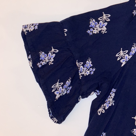 Old navy woman’s floral dress - Picture 2 of 4